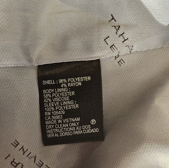 Tahari size 18 w black pinstripe silver shortsleeve pant suit and jacket - Picture 9 of 16